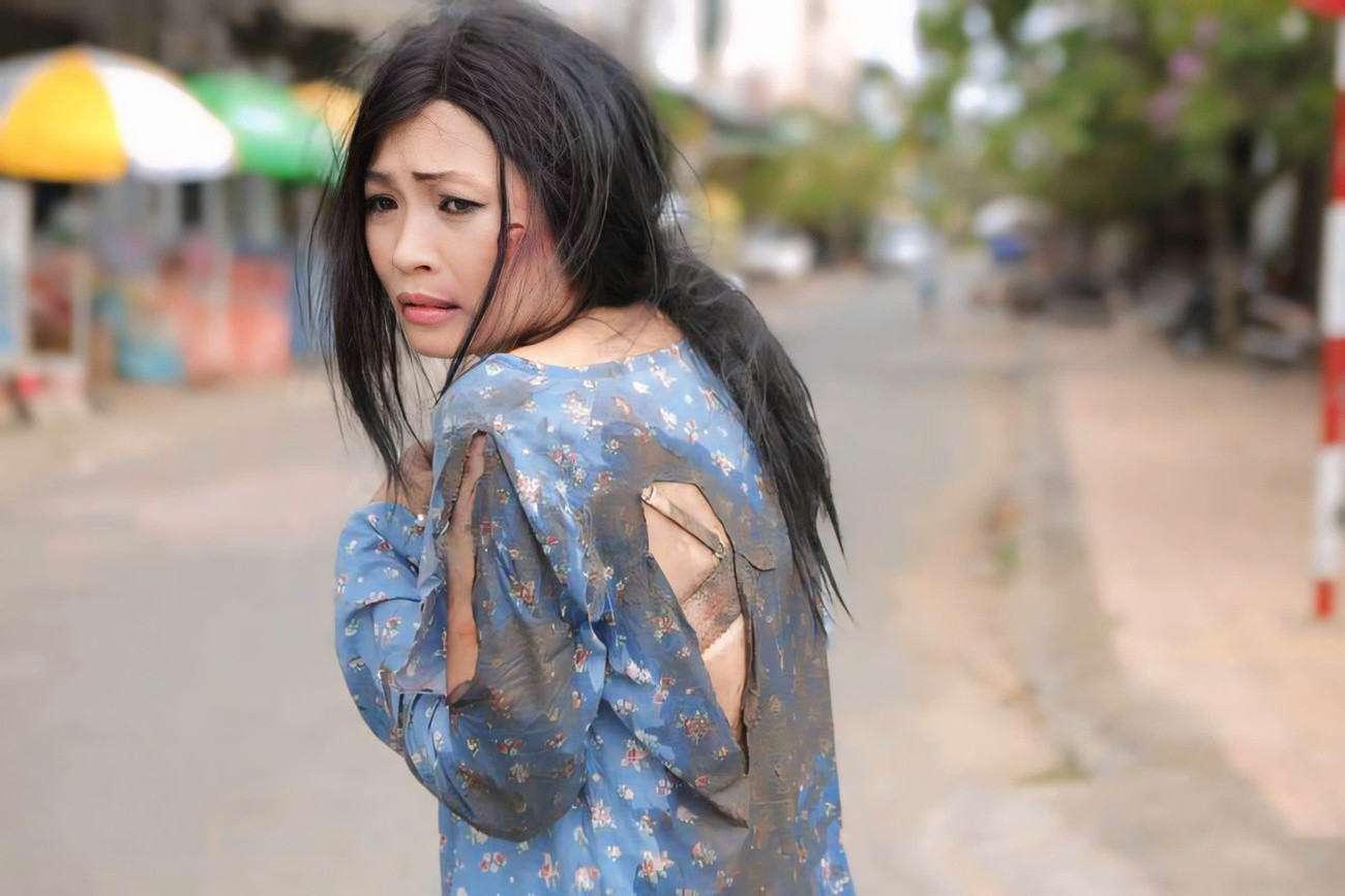 Ngoài ca hát, Phương Thanh nhiều lần lấn sân sang diễn xuất. Nữ ca sĩ 3 lần đạt được giải Nữ diễn viên phụ xuất sắc qua các bộ phim 