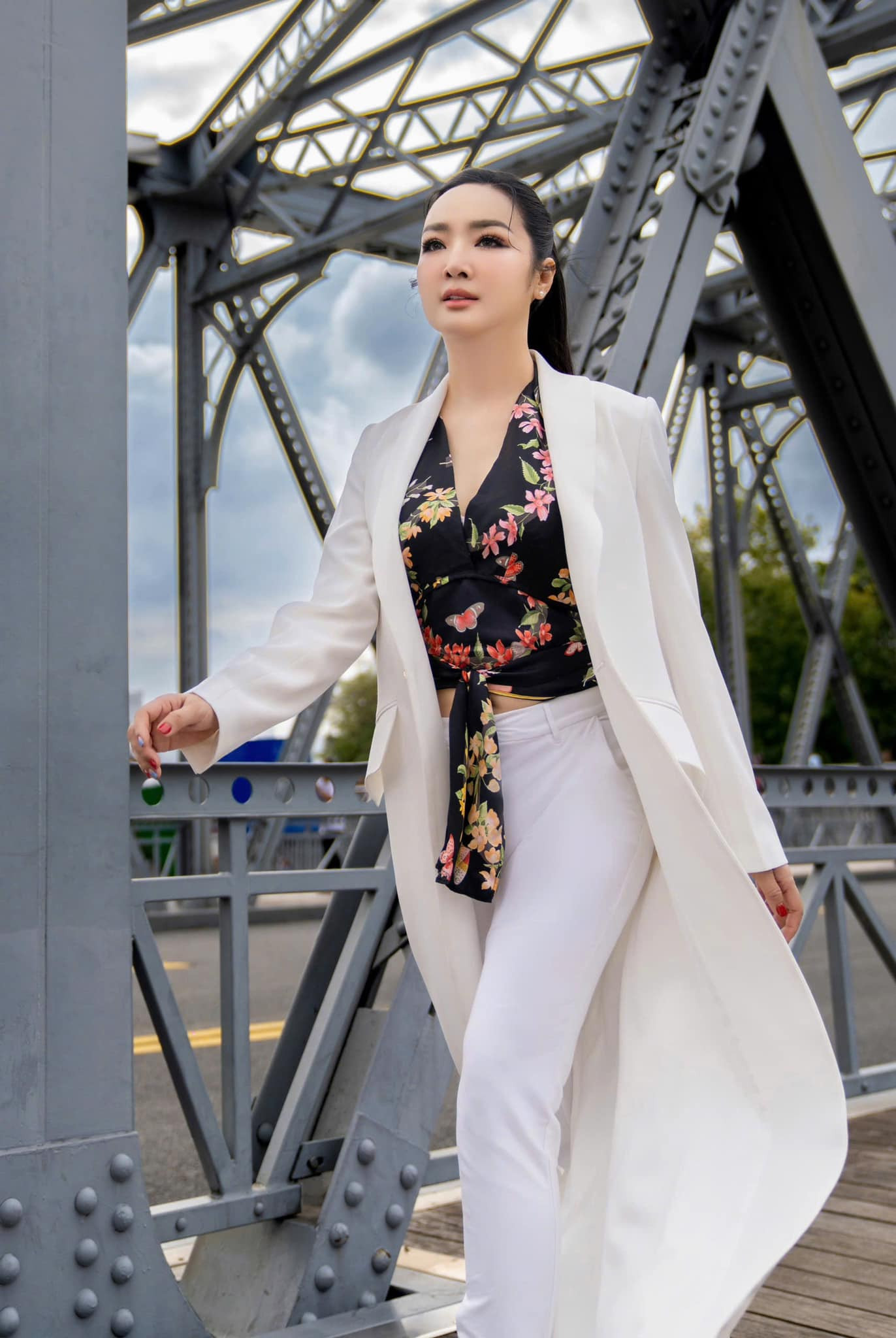 Ở tuổi 53, Giáng My nổi tiếng với vẻ ngoài ít dấu hiệu lão hóa, luôn xuất hiện với thần sắc tươi trẻ.