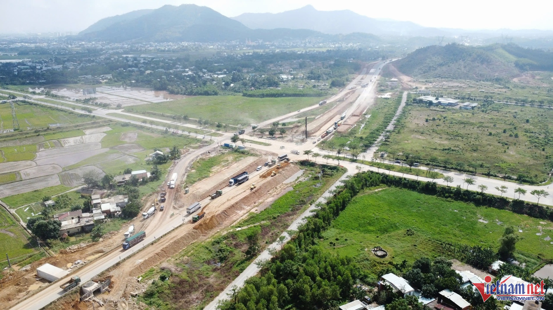 Dự án cao tốc Hòa Liên - Tuý Loan đang thi công.