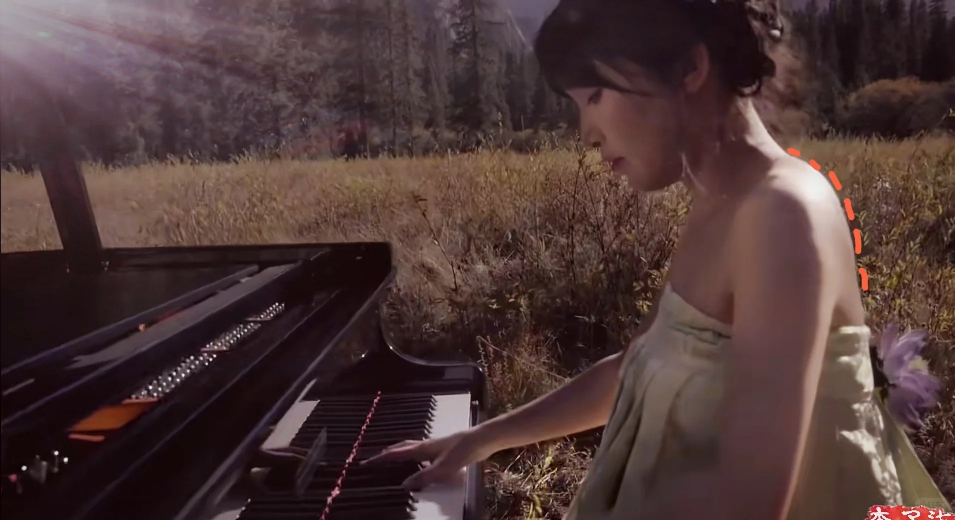 Cư dân mạng chỉ ra điểm kỳ lạ khi Lý Tử Thất để lưng trần