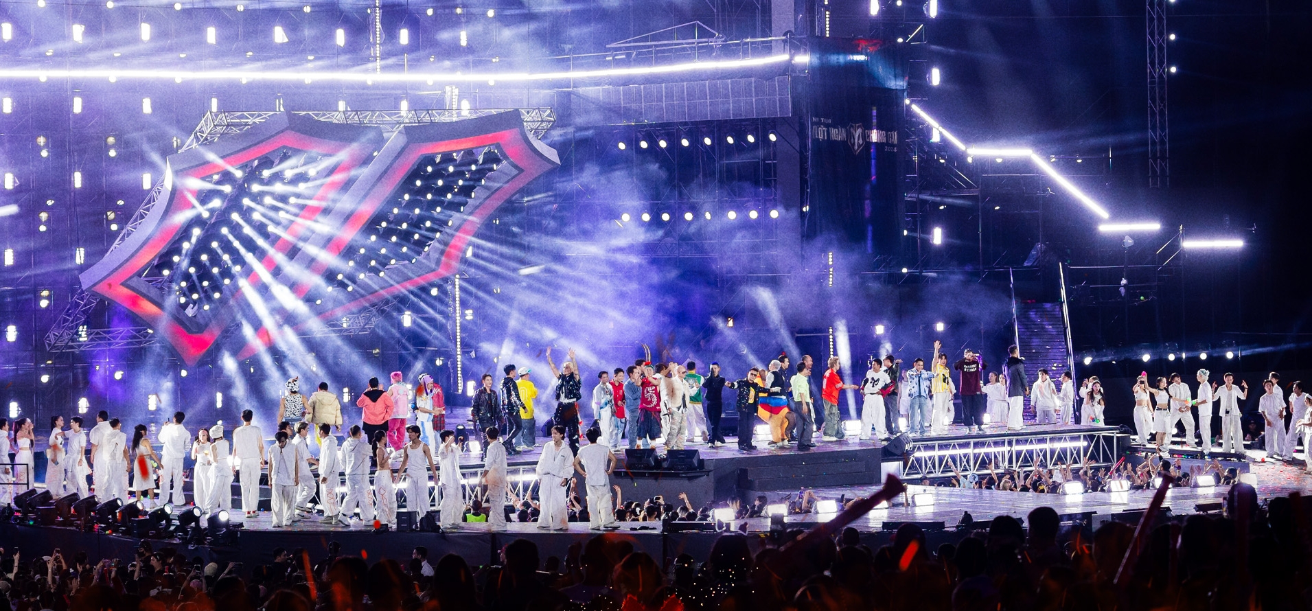 Mọi thứ thay đổi khi 2 chương trình Anh Trai xuất hiện và “bành trướng” suốt mùa hè năm 2024