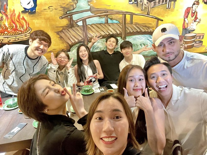 Trong lần Trấn Thành khai trương, cả Ali Hoàng Dương và Quang Trung đều đến ủng hộ