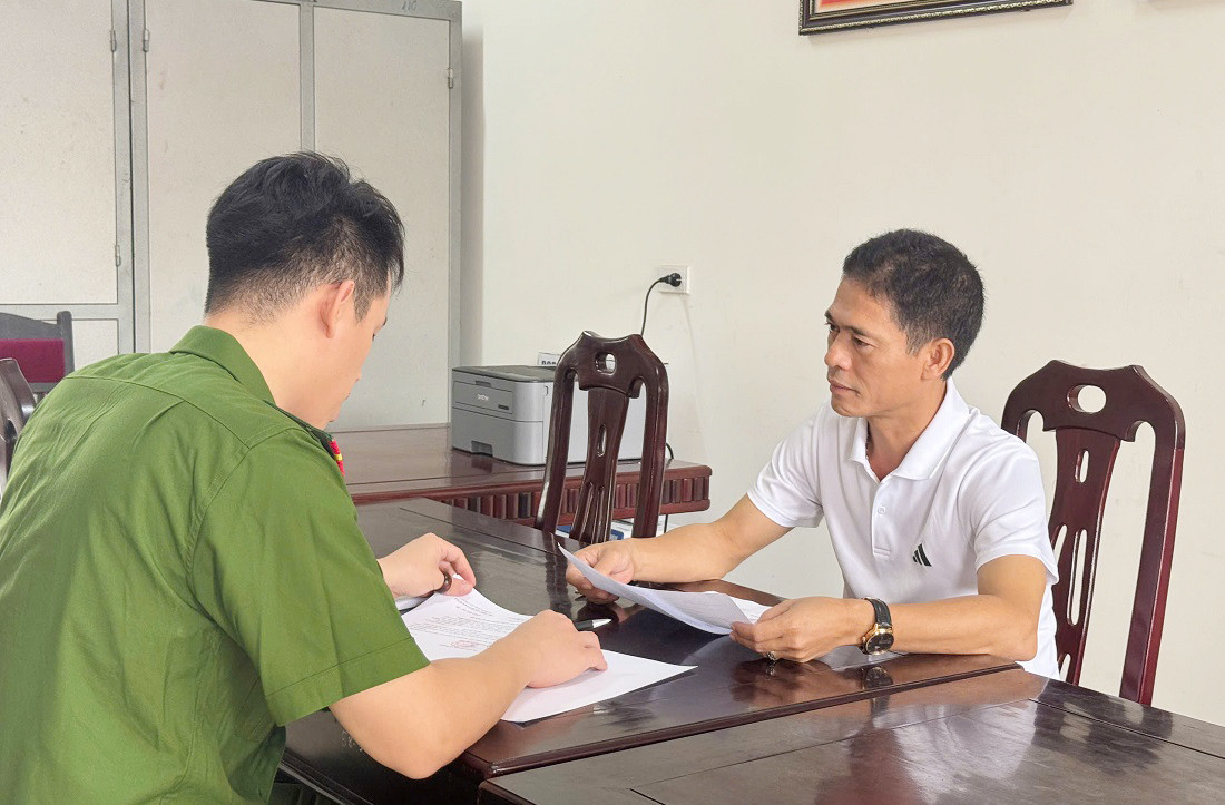 Đối tượng Nguyễn Thanh Đàn tại cơ quan công an. Ảnh: Công an cung cấp