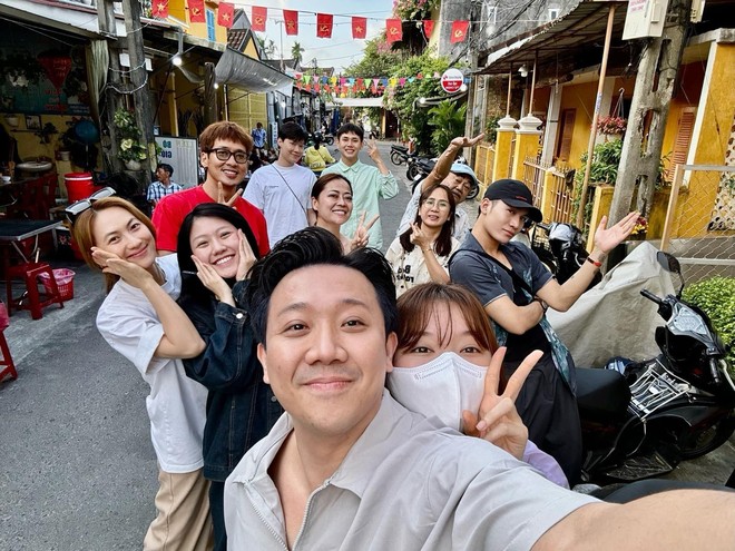 Trấn Thành vẫn giữ mối quan hệ vui vẻ với Ali Hoàng Dương và Quang Trung