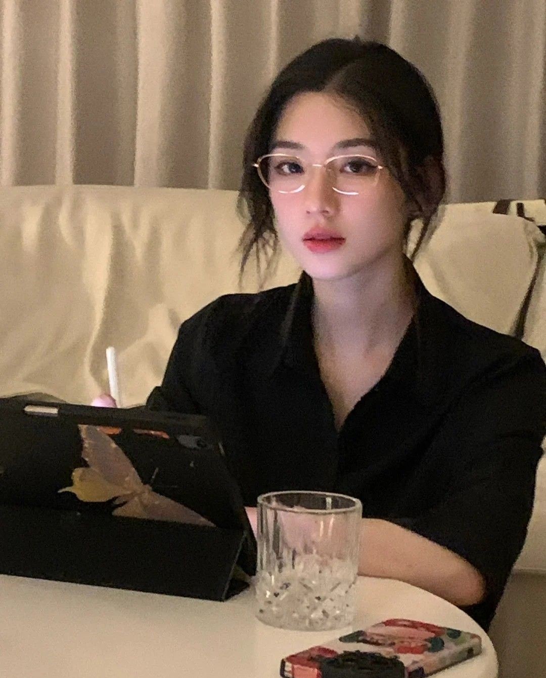 Có khí chất sẽ giúp bạn luôn nổi bật dù ở bất kì đâu. (Ảnh minh họa)