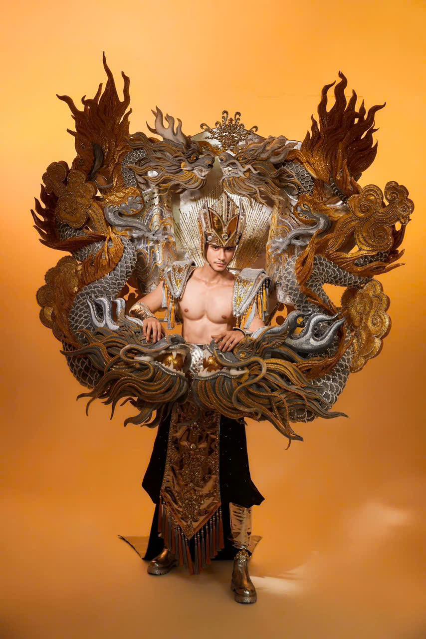 Tối ngày 20/11, phần thi National Costume (Trang phục dân tộc) thuộc khuôn khổ Mr World 2024 sẽ diễn ra tại thành phố Phan Thiết