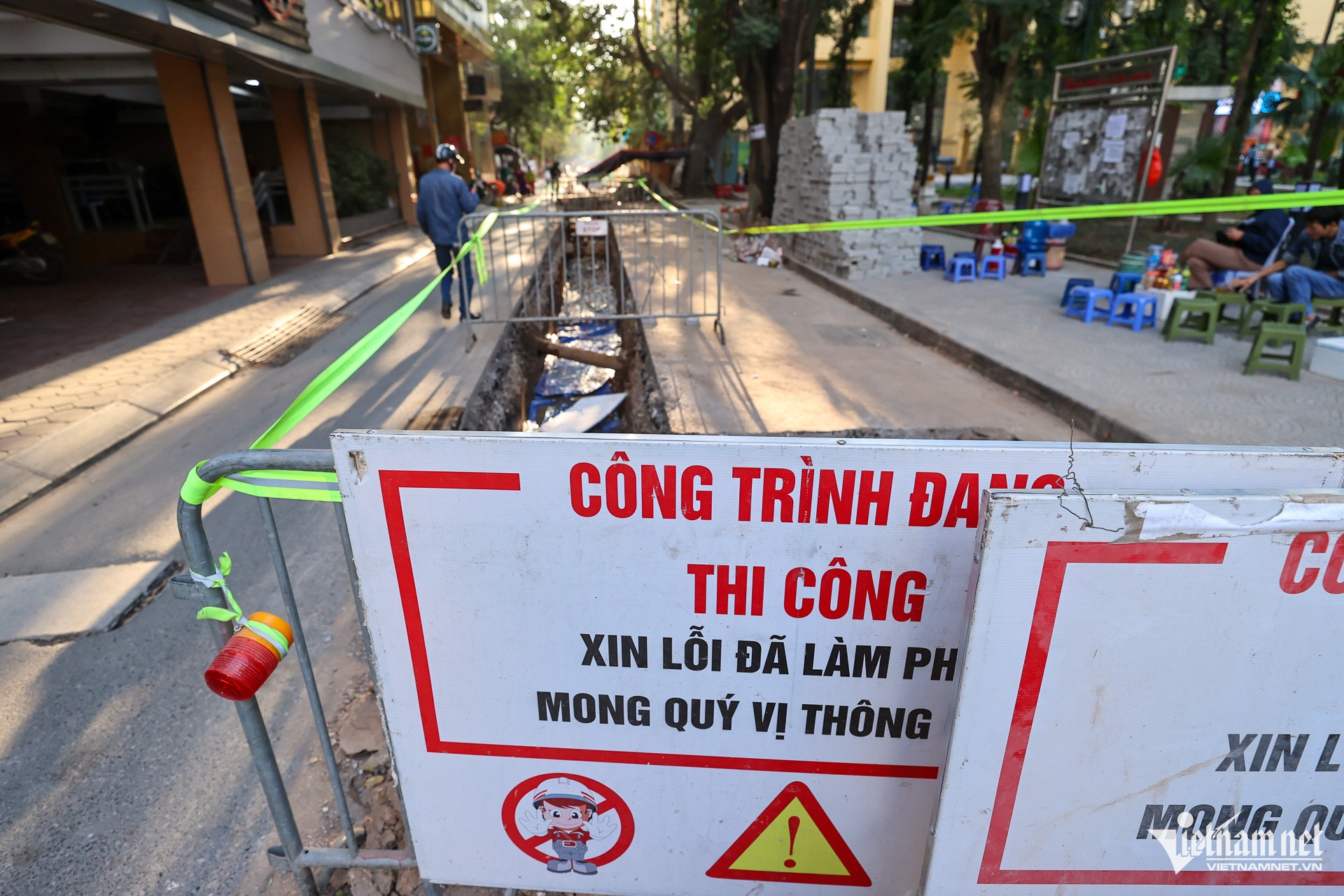 Đơn vị chức năng đã tạm dừng thu gom hài cốt do hết tiểu. Đại diện UBND phường Quang Trung cho biết chính quyền đã làm thủ tục theo quy định để di chuyển số hài cốt về nghĩa trang Yên Kỳ, Hà Nội.