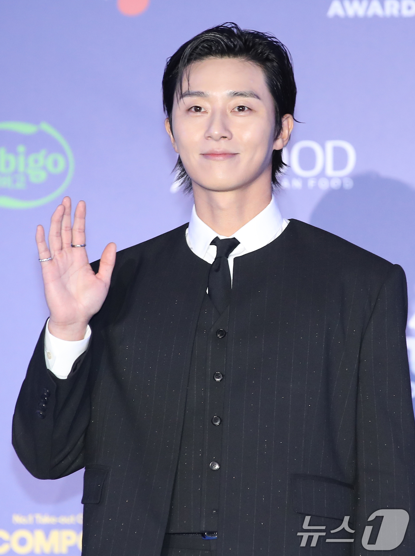 Cận cảnh gương mặt tài tử Itaewon Class không khiến fan thất vọng