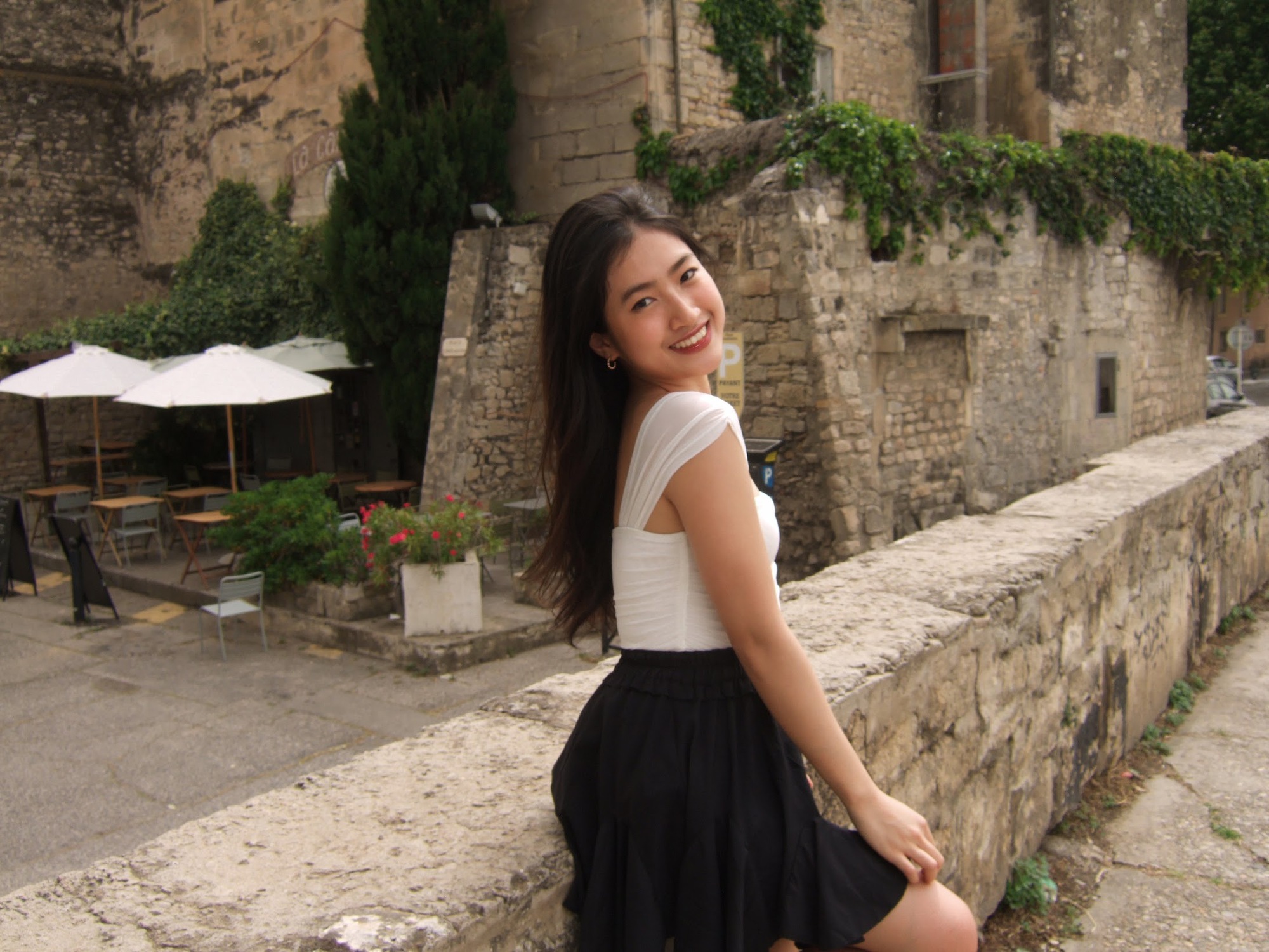 Mang ngoại hình nhỏ nhắn, song công việc của Linh rất 