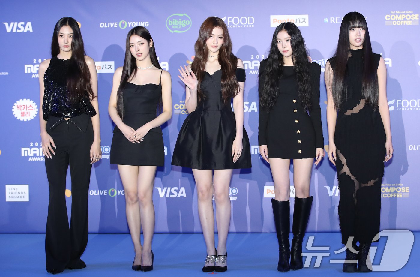 MEOVV - tân binh do Teddy sản xuất gây ấn tượng với vẻ ngoài sang chảnh, đầy khí chất khi lần đầu dự sự kiện lớn