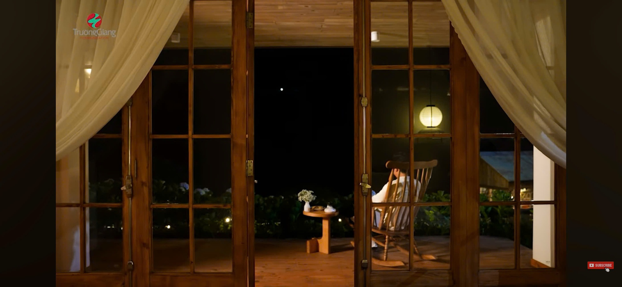 Khung cảnh ngôi nhà khi về đêm cực lãng mạn