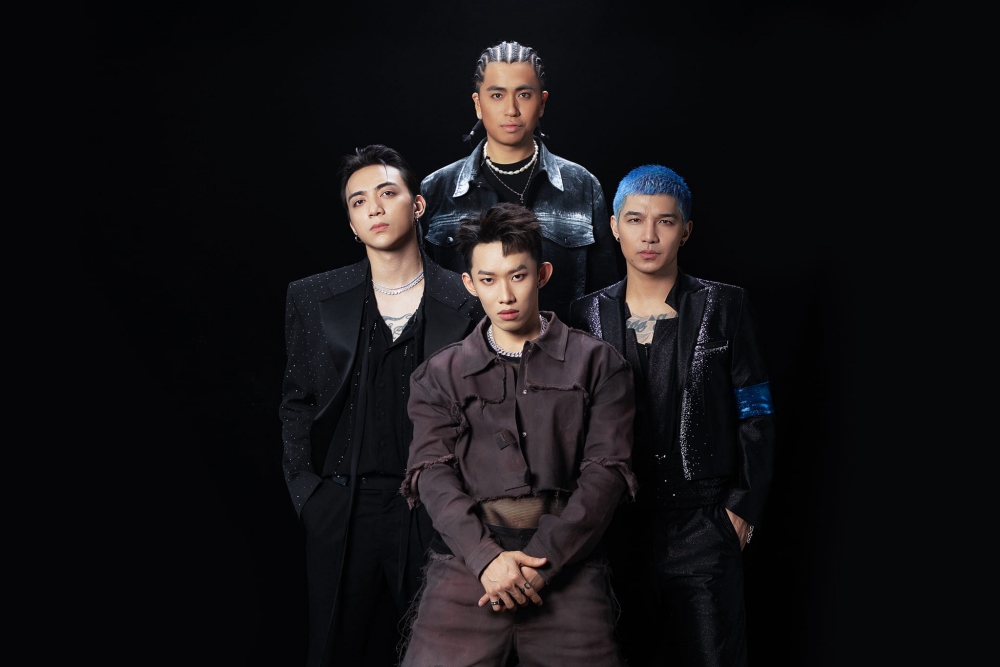 Dân tình gọi tên Nam Thần Rực Lửa cho đội hình nhóm nam từ 33 Anh Tài