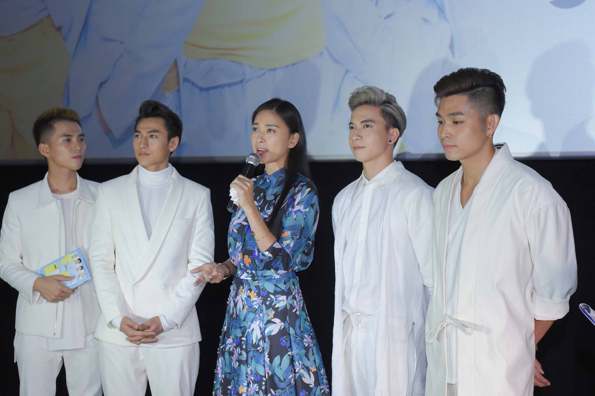 Không ít cư dân mạng đã bắt đầu chỉ trích Ngô Thanh Vân và 4 thành viên 365 bạc đãi, chèn ép Tronie