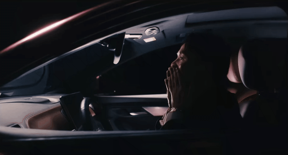 Người nghệ sĩ không nhận ra mình là ai