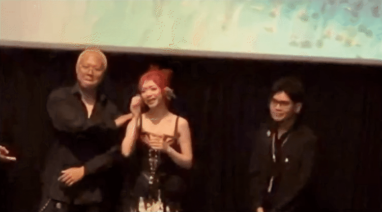 ... marzuz khóc nức nở bên cạnh Phương Vũ