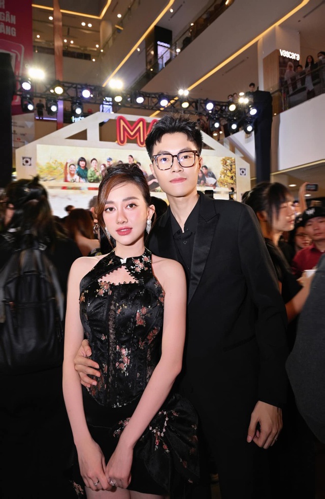 Phương Lan và Phan Đạt từng như hình với bóng, sánh đôi tại các sự kiện