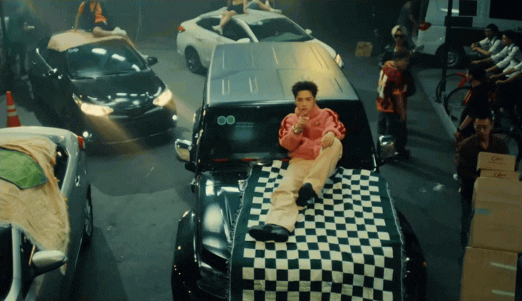 Quang Hùng MasterD ví MOPIUS như cái chợ, rồi là như lớp học, đủ để thấy nhóm nhạc này... ồn đến mức nào