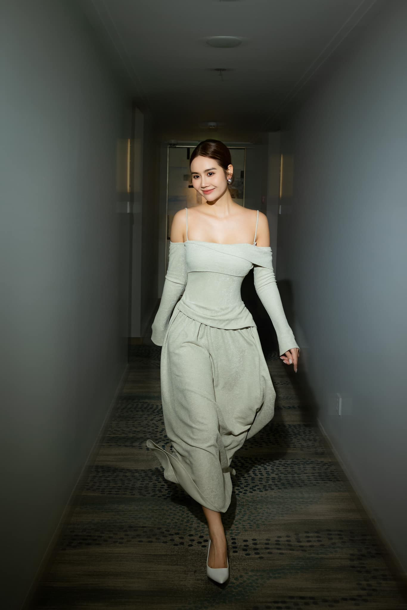 Ở tuổi 34, nữ diễn viên tự nhận là người may mắn, lấy gia đình và con cái làm động lực trong sự nghiệp. Cô luôn rèn luyện lối sống tích cực và tự tìm cách vượt qua khó khăn.