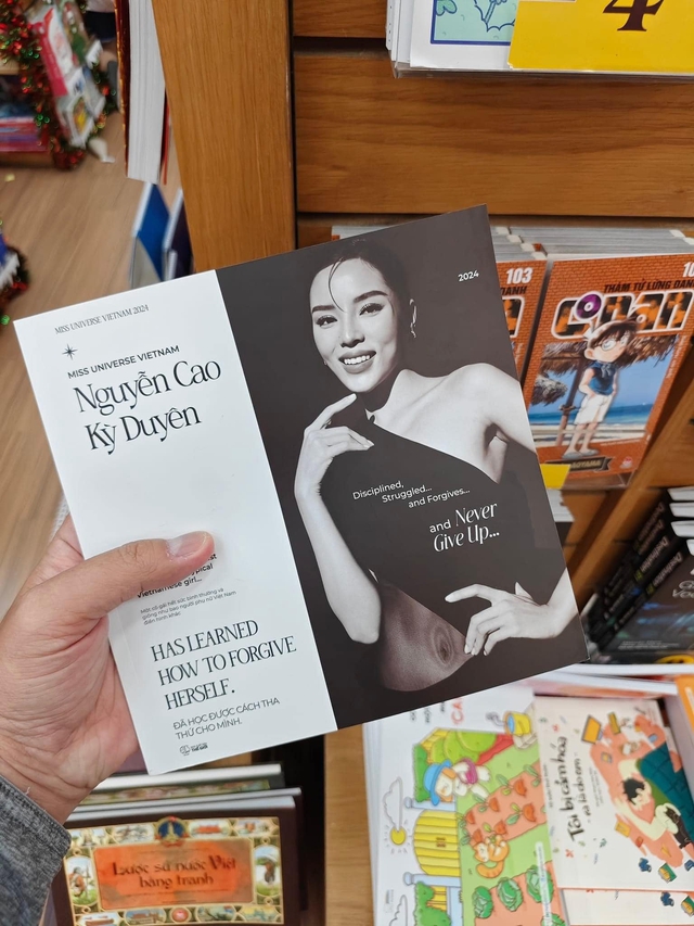 Bìa cuốn tự truyện của Kỳ Duyên bị phát hiện lỗi dịch thuật, trình bày không hợp lý