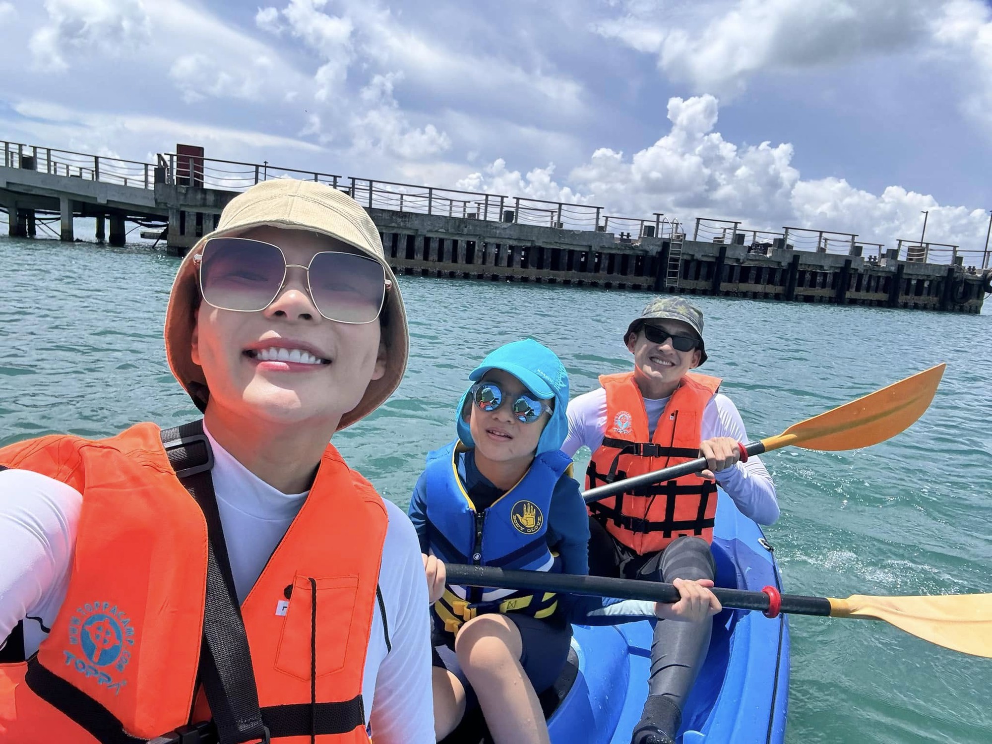 Thúy Diễm và chồng luôn ý thức phải dành thời gian bên cậu con trai Bảo Bảo