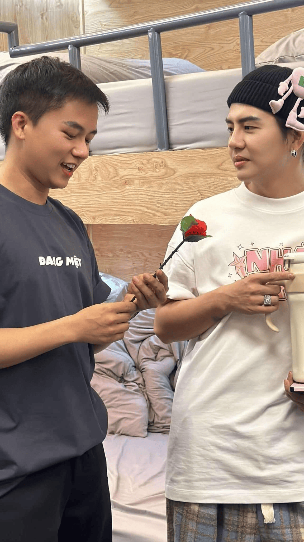 Bùi Công Nam và Duy Khánh là bạn bè thân thiết ngoài đời