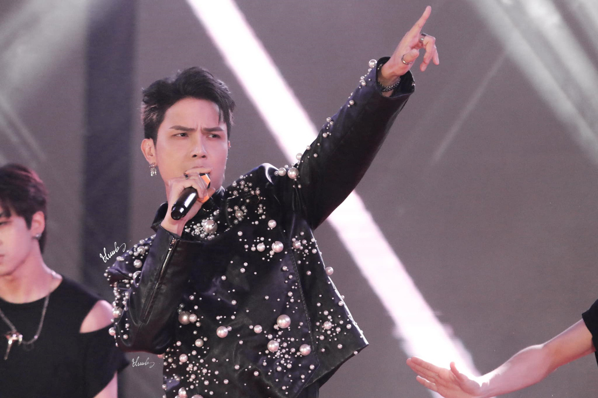 Neko Lê từng phải bỏ nghề rapper vì không thể mưu sinh. Đến nay, khi thành danh với nghề đạo diễn, anh một lần nữa trở thành rapper được săn đón nhờ 