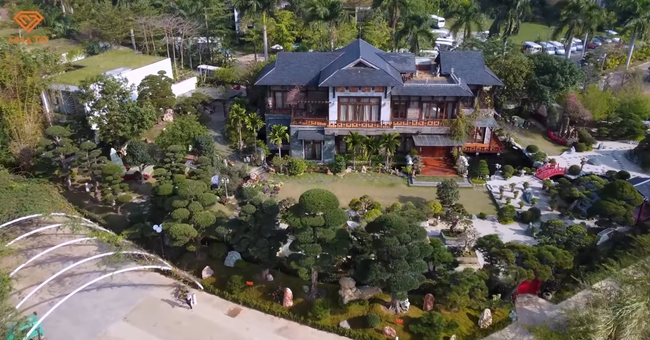 Khung cảnh bao quát căn biệt phủ của vị phó chủ tịch này.