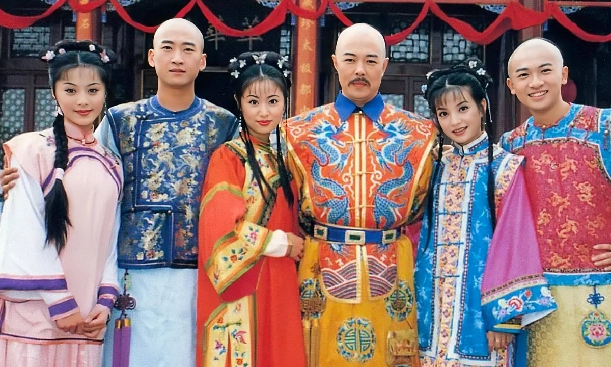 Hoàn Châu Cách Cách là phim truyền hình kinh điển của Trung Quốc được chuyển thể từ tiểu thuyết của Quỳnh Dao