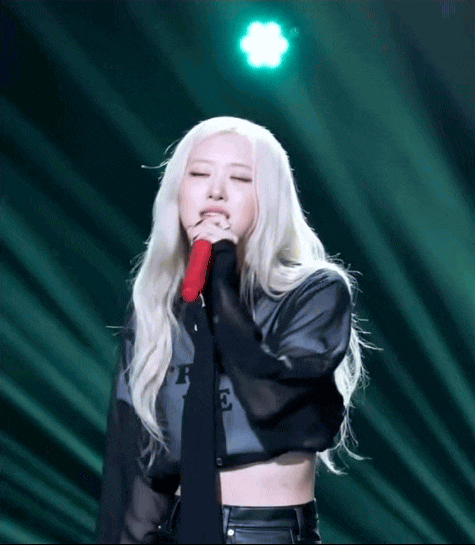 Giọng ca xuyên thấu tâm can của cô nàng gây sốt MXH