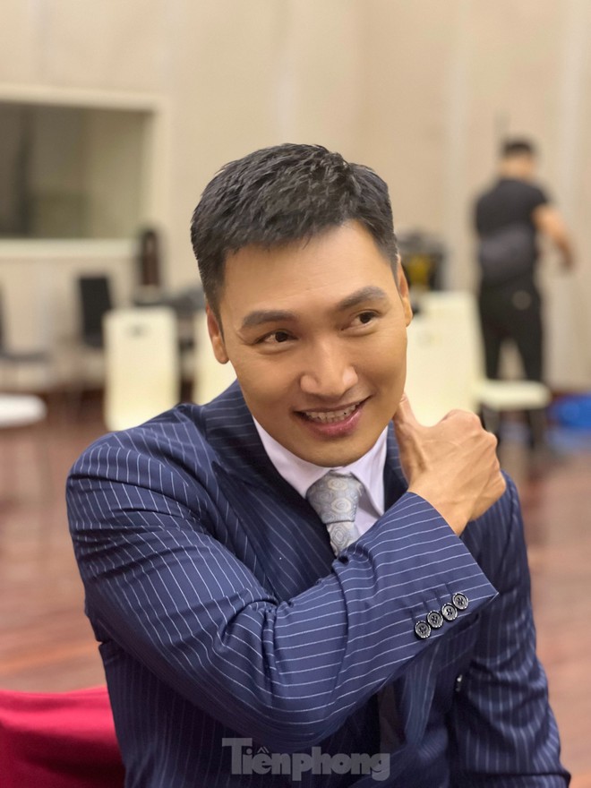 Mạnh Trường thay đổi ngoại hình vì vai diễn mới. Ảnh: Ngọc Ánh.