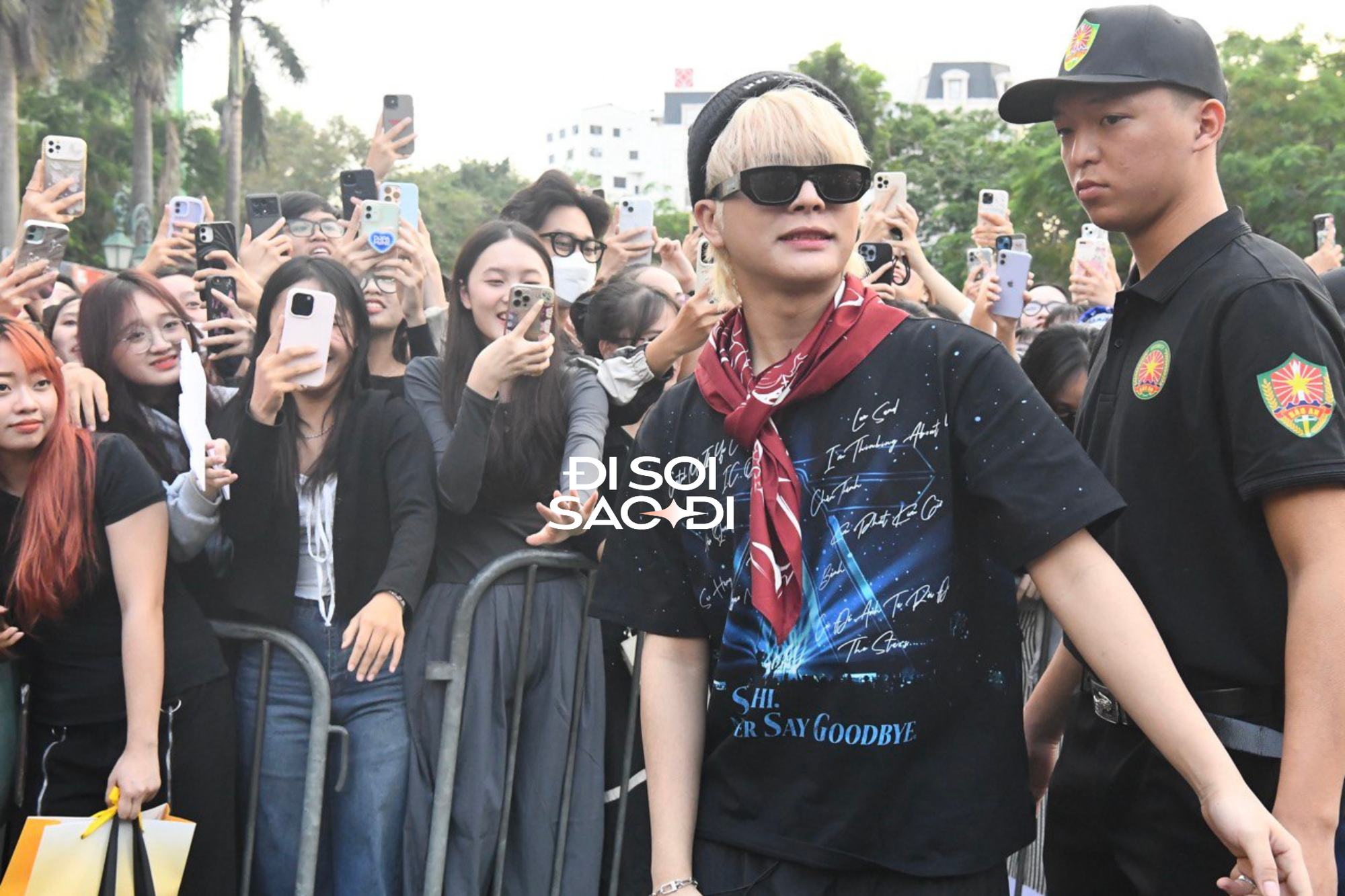 Rhyder khiến fan phấn khích khi lộ diện