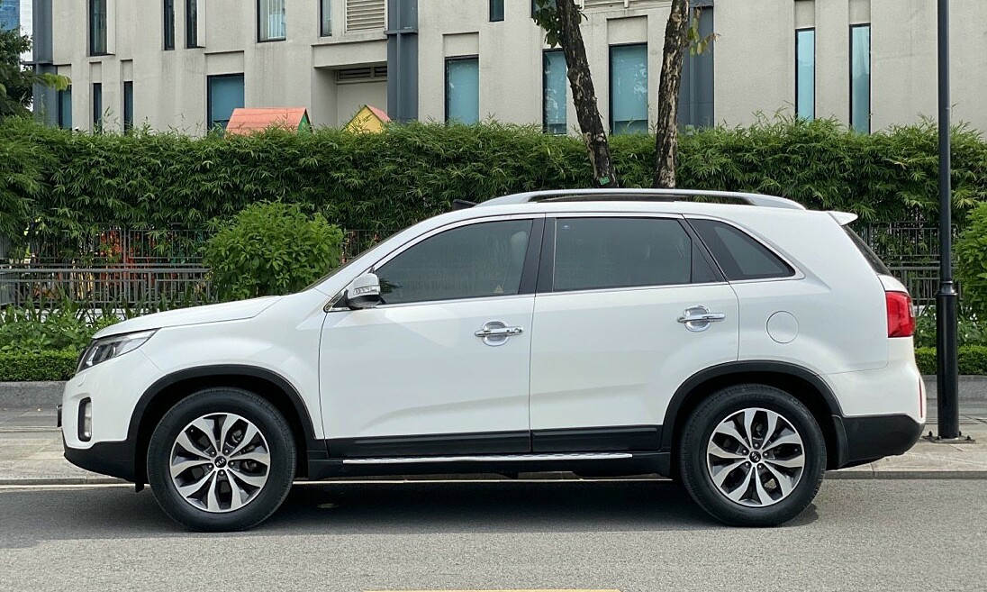 KIA Sorento đời 2016 có giá khá mềm tại thị trường xe cũ. Ảnh: ANCar