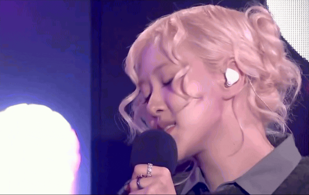 Rosé gây tranh cãi với bản cover Last Christmas