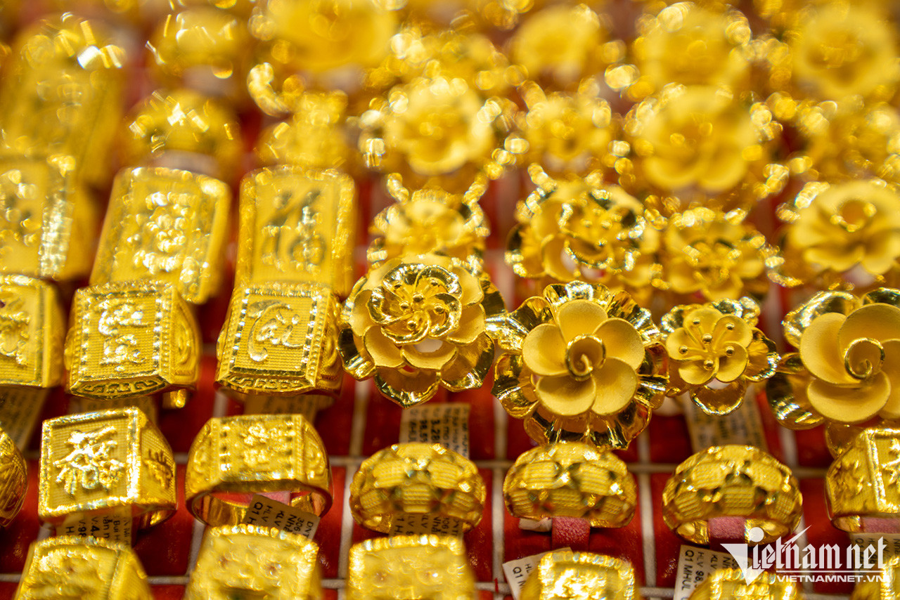 Giá vàng ít biến động cuối tuần. Ảnh: Hoàng Hà