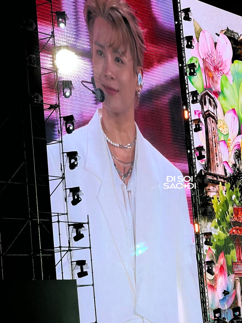 Một Anh Trai với visual cũng đặc biệt 