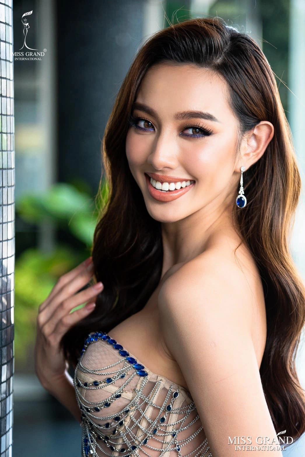 Ông Nawat, Chủ tịch cuộc thi Hoa hậu Hòa bình quốc tế 2021 (Miss Grand 2021), tiết lộ Thùy Tiên đã kiếm được gần 100 triệu Baht (khoảng gần 70 tỷ đồng) chỉ sau 3 tháng đăng quang ngôi vị hoa hậu.
