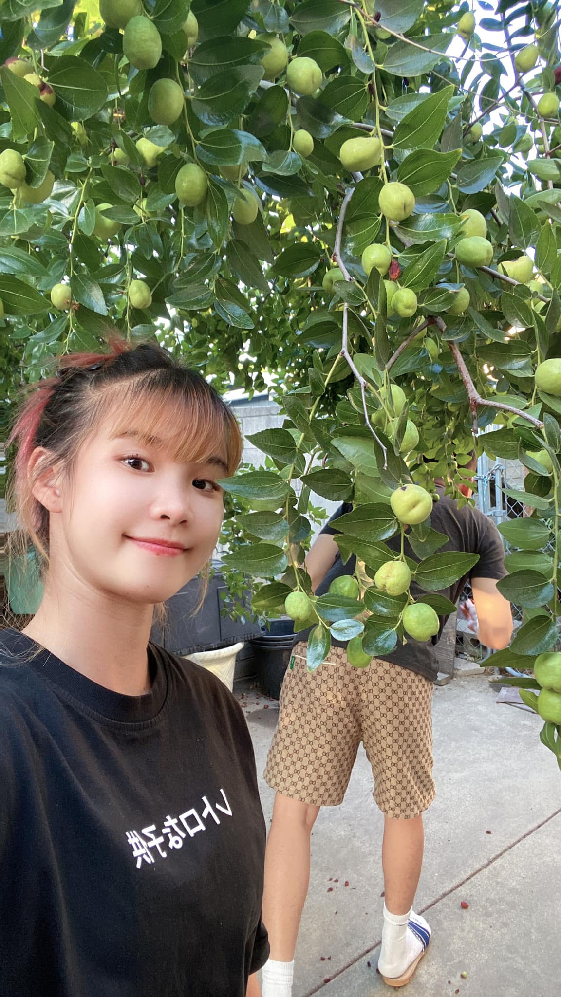 Khởi My đăng ảnh lầy lội bên chồng để ăn mừng kỷ niệm 7 năm ngày cưới