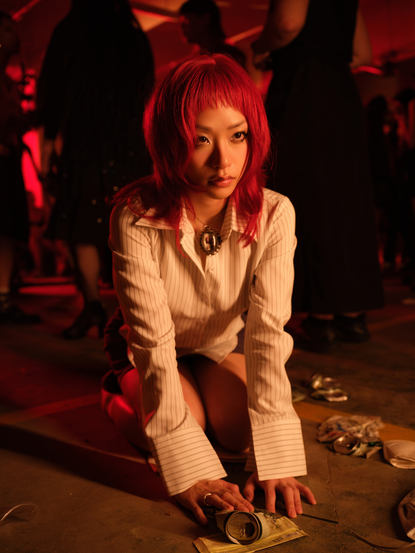 Nhan sắc có nét riêng biệt giúp cô hoá thân dễ dàng hơn vào các vai diễn yêu cầu nội tâm gai góc như thế này