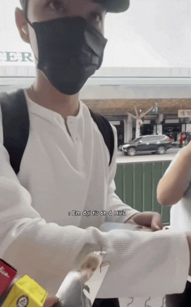 Fan “mách” HIEUTHUHAI việc phải chờ đợi từ 6 giờ sáng