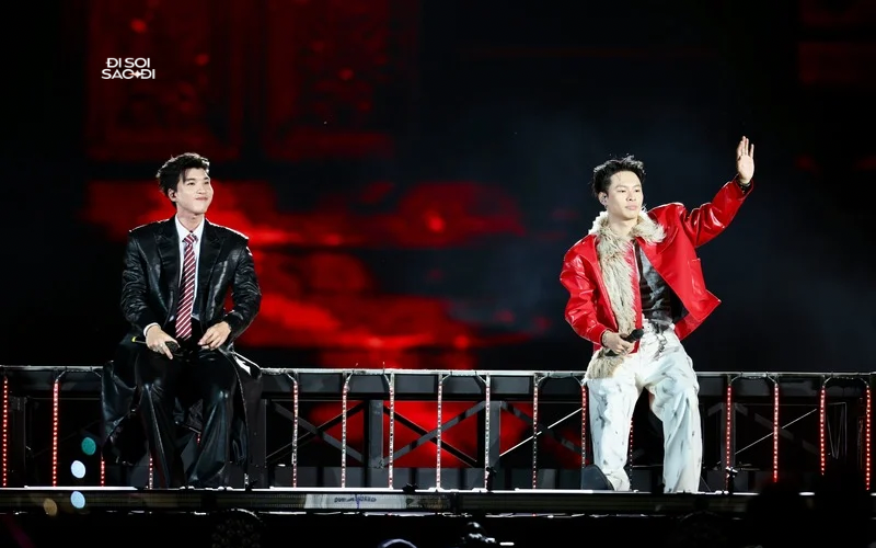 Tối 8/12, HIEUTHUHAI - HURRYKNG có mặt tại TP.HCM cho một sự kiện âm nhạc hoành tráng