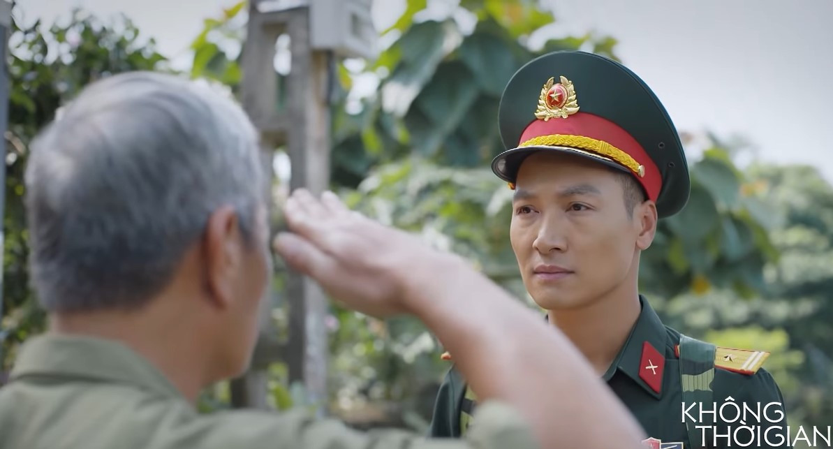 Đại chia tay bố lên đường làm nhiệm vụ.