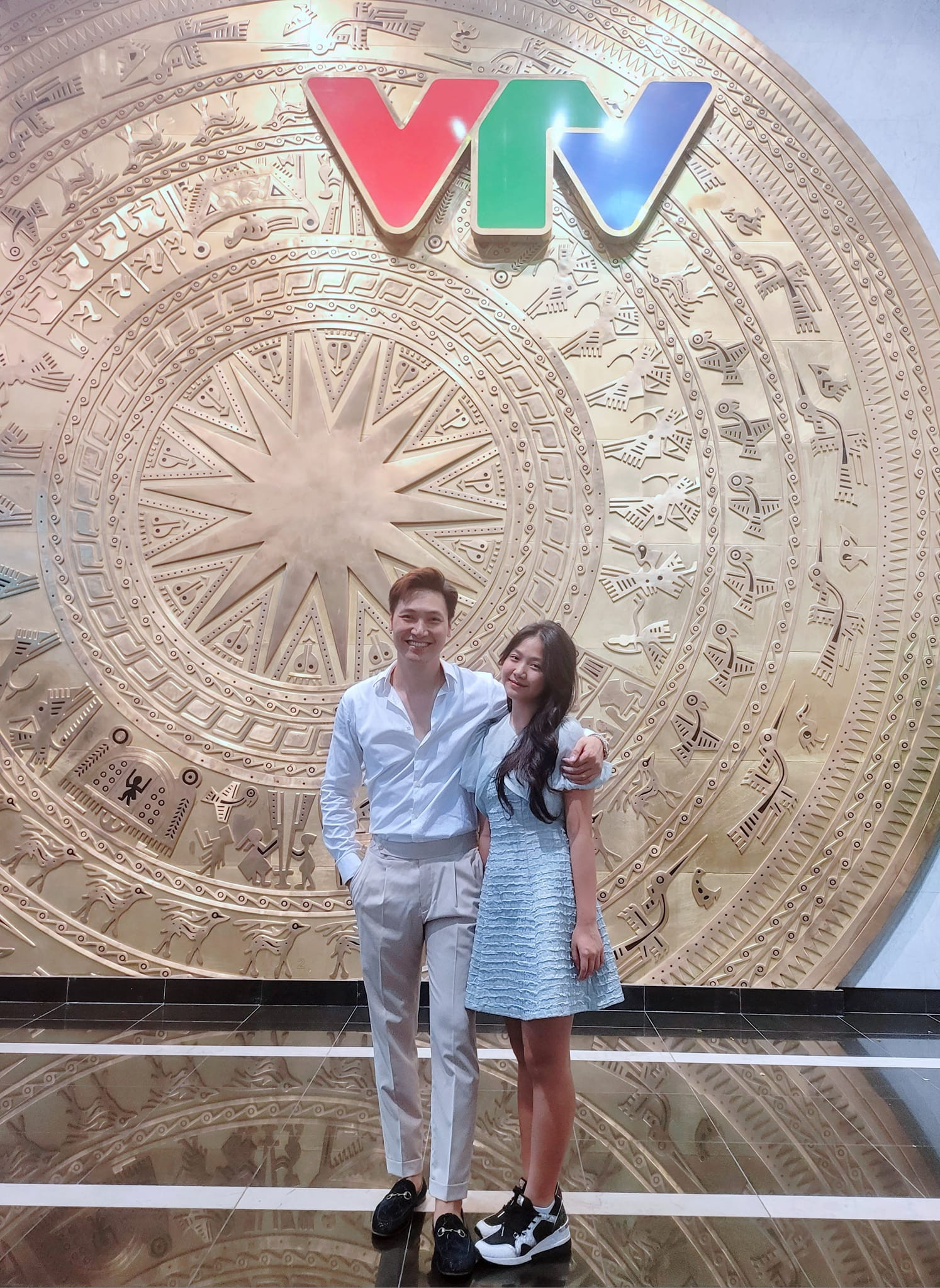 Con gái đầu lòng của cặp đôi năm nay đã 15 tuổi và ra dáng thiếu nữ. Bé Chíp từng cùng Mạnh Trường tham gia chương trình truyền hình thực tế 