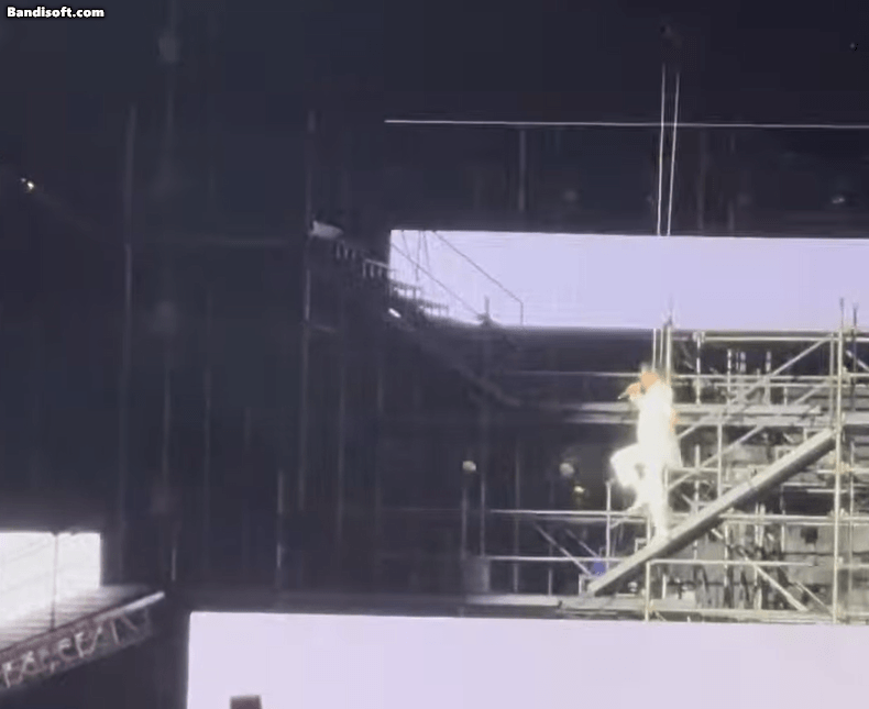 Màn đu dây cực kỳ ấn tượng của Đan Trường tại concert Anh Trai Vượt Ngàn Chông Gai.