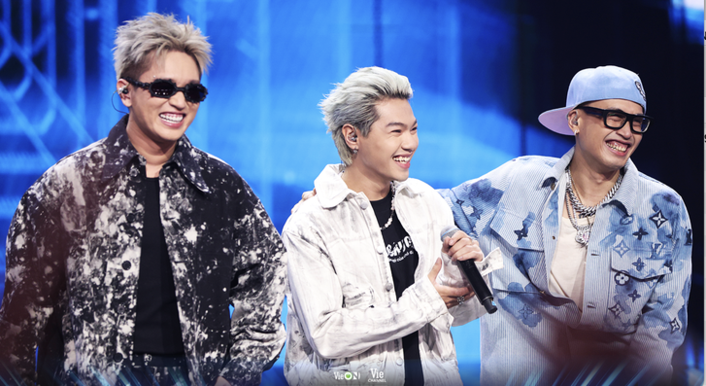 B Ray giữ đúng lời hứa trở lại Rap Việt để đưa thành viên trong đội là người chiến thắng