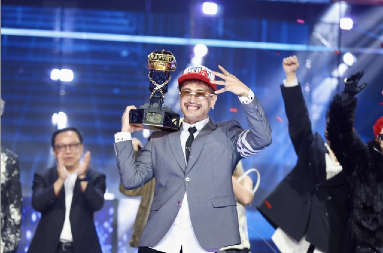 Vượt qua bạn thân HIEUTHUHAI, Robber là Quán quân Rap Việt