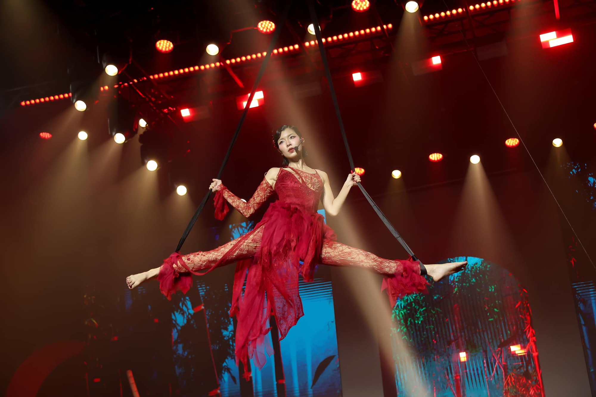 Suốt hành trình Đạp Gió, Đồng Ánh Quỳnh gây ấn tượng với năng lượng lăn xả, dám thử thách bản thân