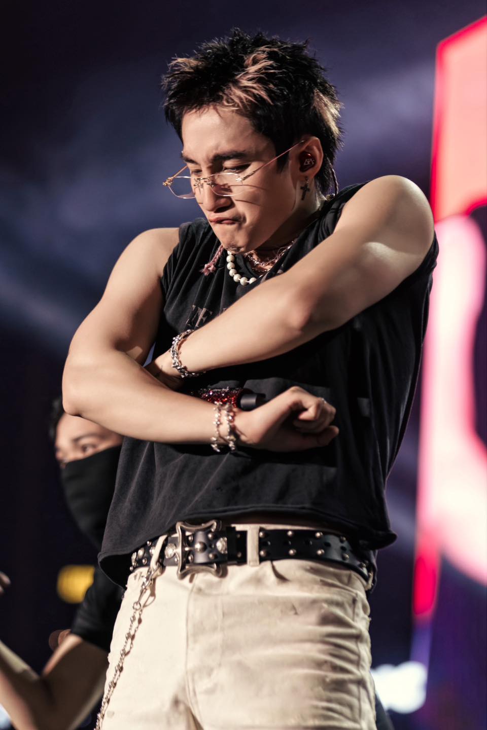 Ưu điểm của Sơn Tùng là thân thiện, thích rủ rê nhưng khuyết điểm là chưa cuộc hẹn nào fan có đủ thông tin để đến cùng