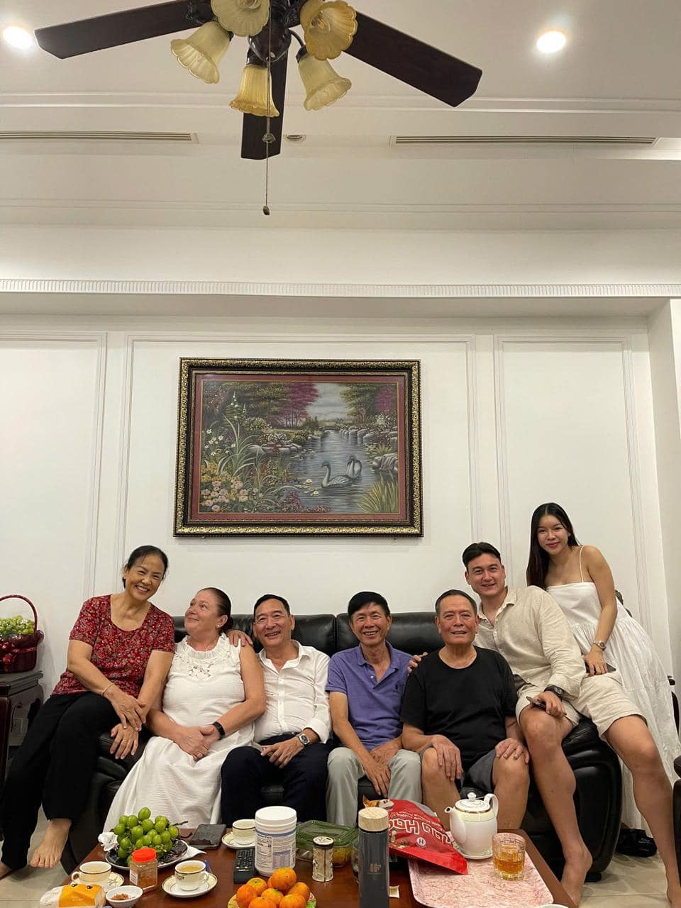 Vóc dáng của cô nàng cũng đã nỡ nang hơn rất nhiều