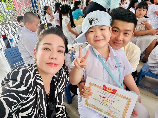 Dù đã có cuộc sống riêng nhưng Nhật Kim Anh và doanh nhân Bửu Lộc sẵn sàng gặp gỡ vì niềm vui của con trai chung.