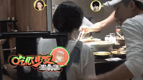 Lý Hoành Nghị sờ soạng phản cảm khiến Triệu Lộ Tư khó chịu